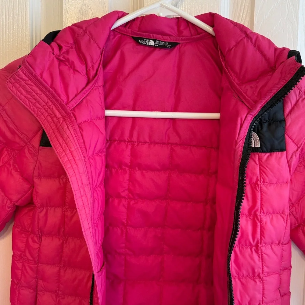 The North Face Girls ThermoBall Hooded Jacket S small - Picture 4 of 6
